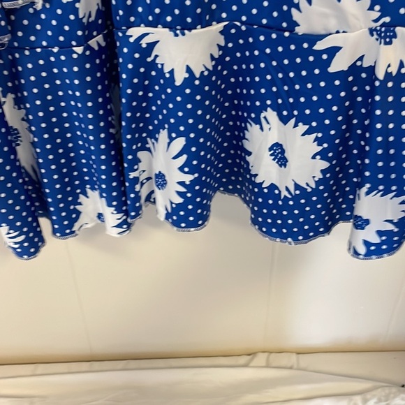 Cute Floral Sundress Has side tie Sz Xl - Picture 4 of 6